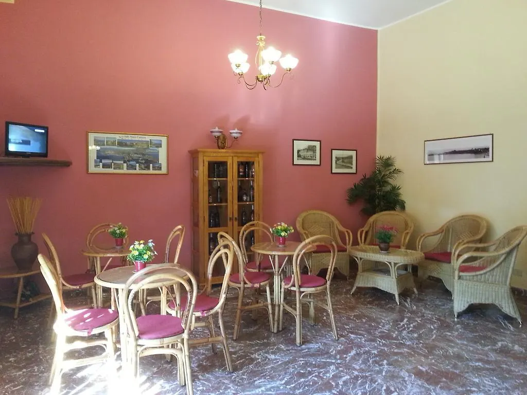 Hotel Pensione Cundari Taormina 0*,  Italy
